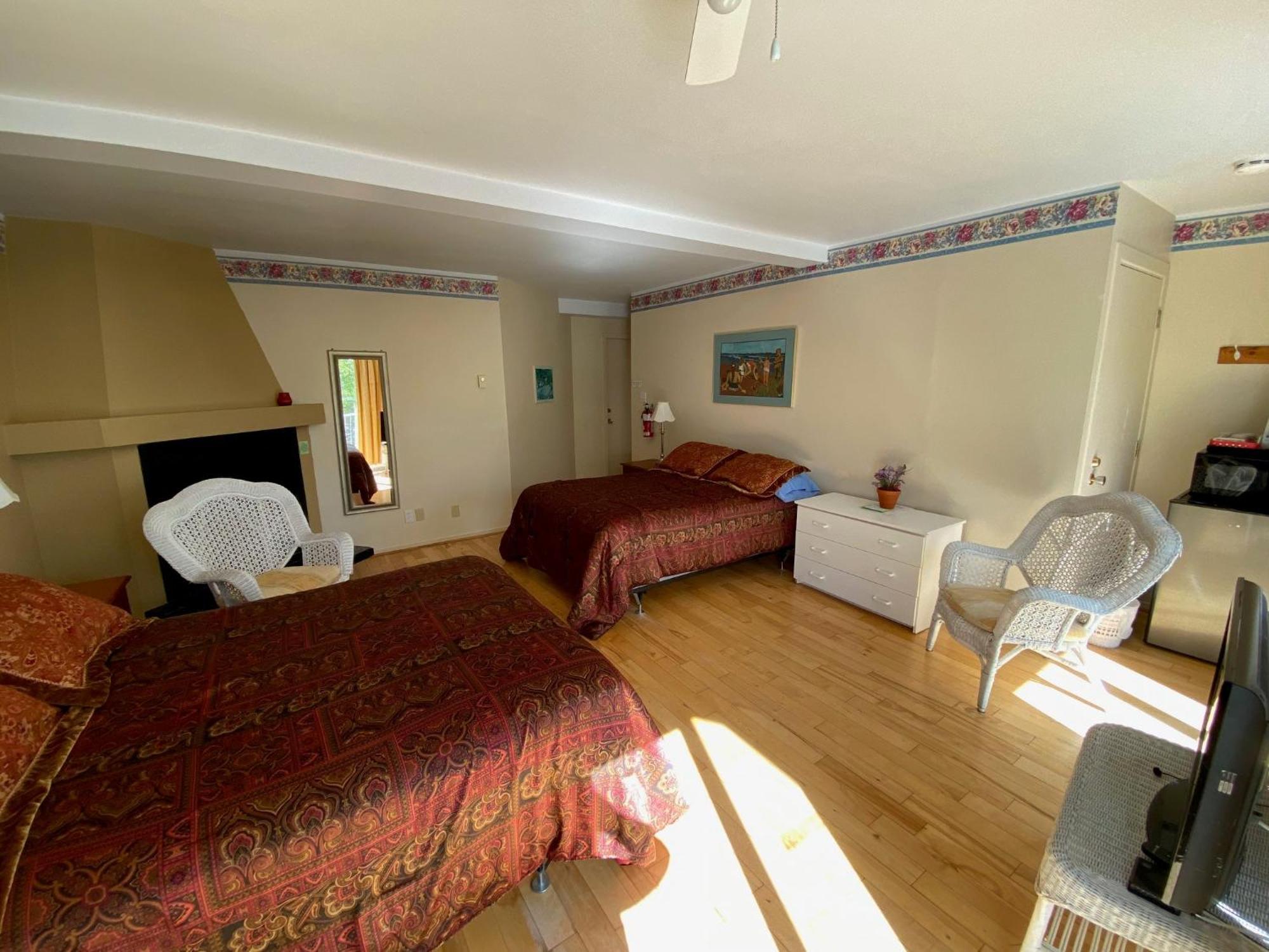 Auberge Maison Gauthier Тадуссак Экстерьер фото